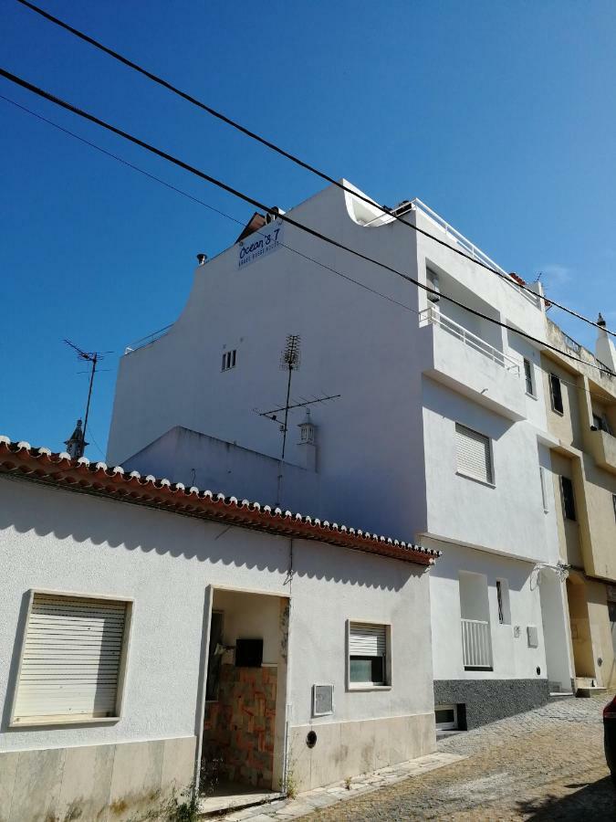 Ocean'S 7 - Lagos Guest House Esterno foto